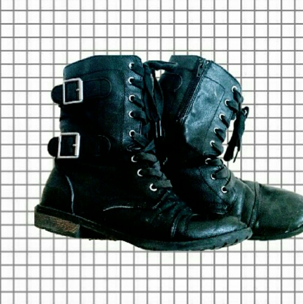 Combat boots
